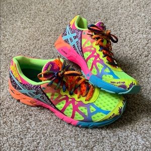 ASICS RUNNING SNEAKERS...